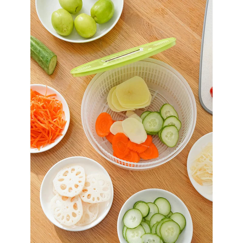 Essoreuse à salade avec coupe-légumes